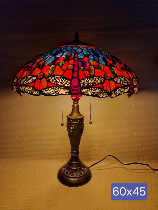 Bellissima lampada da tavolo in stile Tiffany 60x45