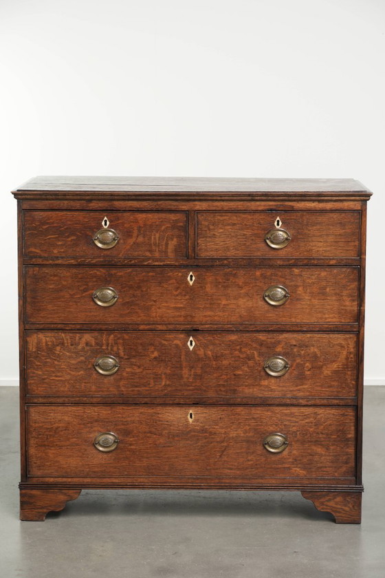 Beautiful Large Colorful English 18th Century Chest of Drawers/Commode with a Beautiful Patina – Wood (photo 2 of 13)