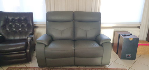 Divano a due posti in pelle di bufalo verde con funzione relax manuale