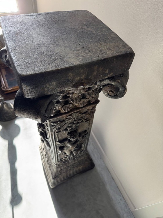 Image 1 of Base per colonna Piédestalle francese antica, unica e riccamente decorata