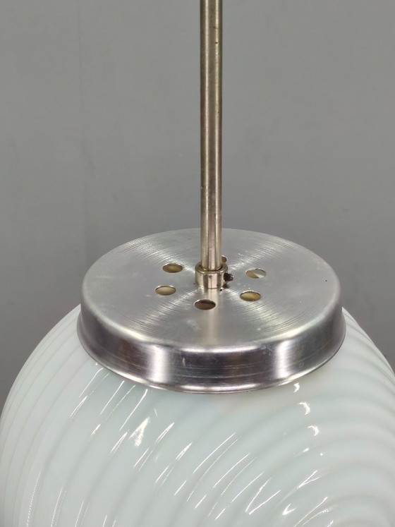 Image 1 of Suspension en verre opalin côtelé tchécoslovaque, années 1970