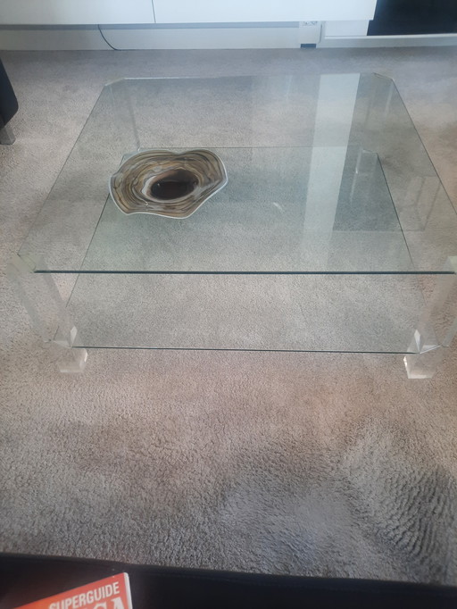 Table basse carrée 1 x 1 m Verre trempé Pieds en plexiglas