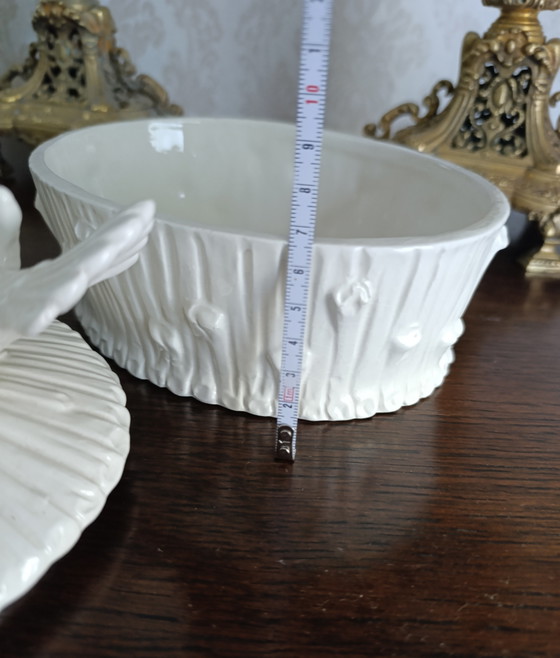 Vintage Italiaanse keramische sieradendoos met witte glazuurlaag en duiven. – Decoratieve objecten, Ceramic (photo 7 of 10)