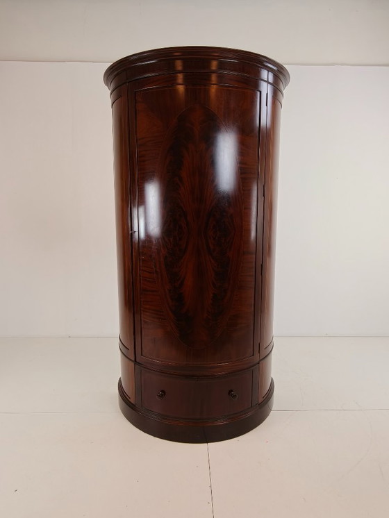 Image 1 of Armario eduardiano de caoba Maple & Co