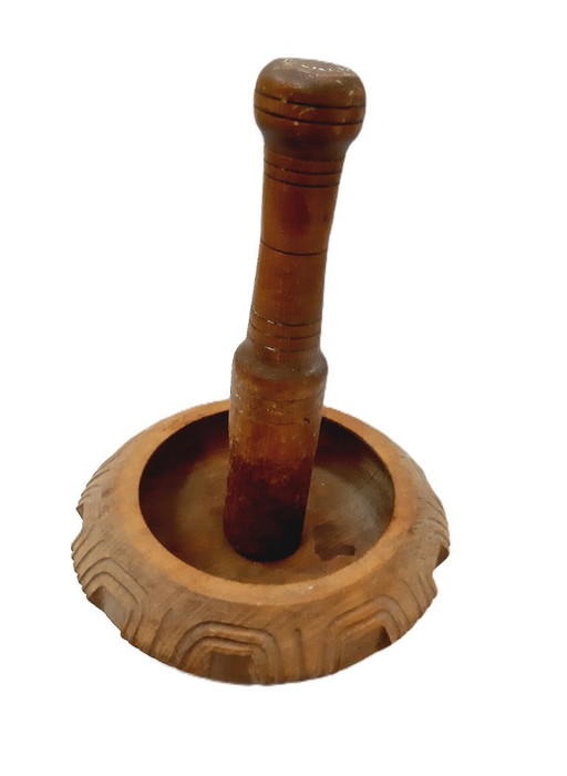 Bol et pilon en bois sculpté vintage