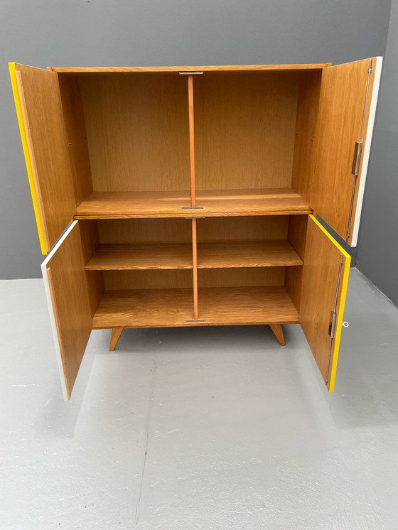 Image 1 of Armoire U-450 en placage de chêne, variante jaune et blanche, Jiří Jiroutek pour Interiér Praha, années 1960
