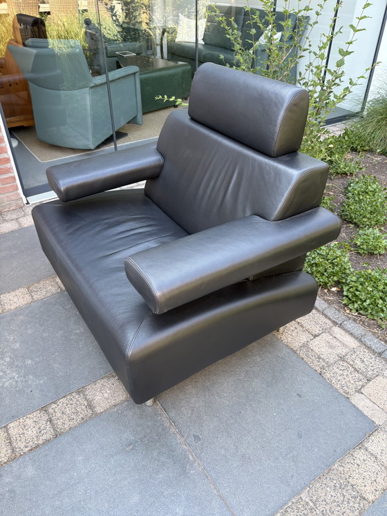 Cloak Loveseat Zwart Leer – Leather, Metal (photo 3 of 5)