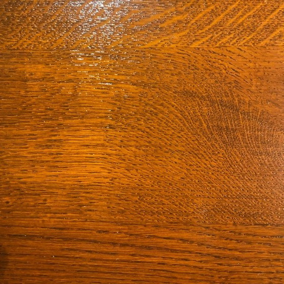 Image 1 of Table d'appoint en chêne lotus