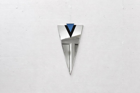 Image 1 of Memphis Design Iceberg ESPE wandspiegel, sculpturaal glazen object, jaren 80