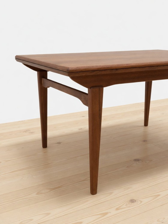 Image 1 of Deense teakhouten eettafel uit de jaren 60 van Ærthøj Jensen + Mølholm, jaren 60.