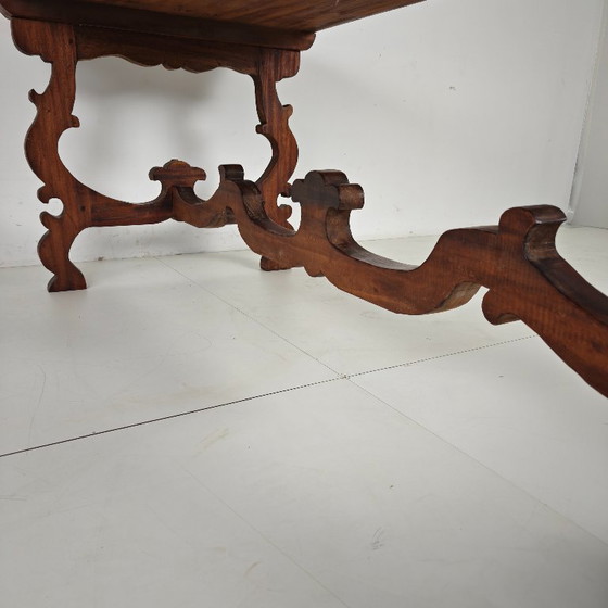 Image 1 of Tavolo da pranzo spagnolo in legno massello – XX secolo