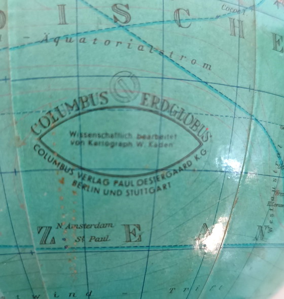 Image 1 of Globe terrestre sur socle en bois années 50