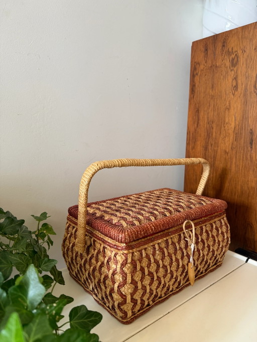 Cesta de almacenamiento de mimbre vintage