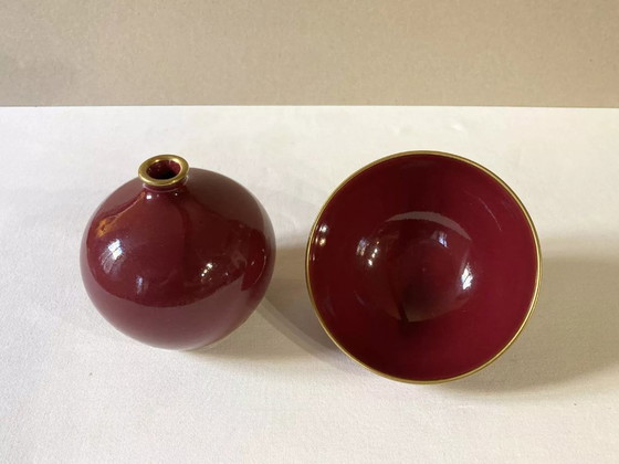 Image 1 of Vaso e ciotola in ceramica color lampone, decorati con foglia d'oro, Arabia, Finlandia