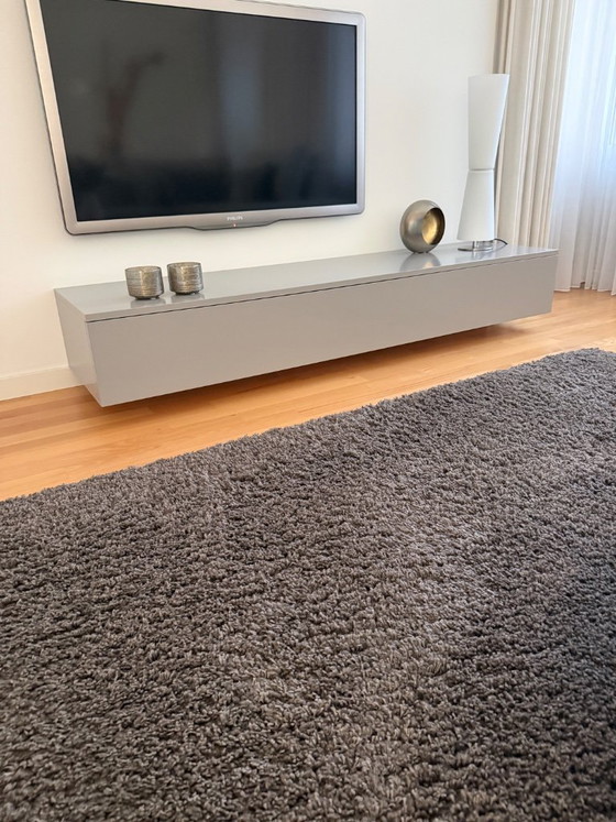 Image 1 of Credenza otticamente sospesa