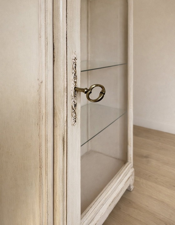 Image 1 of Franse brocante vitrinekast met glas