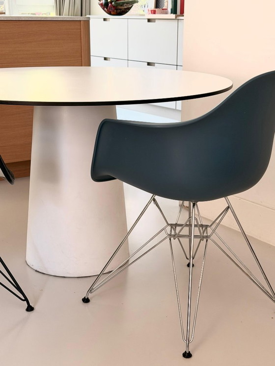 Moooi Container 120cm – Esstische, Kunststoff (photo 3 of 6)