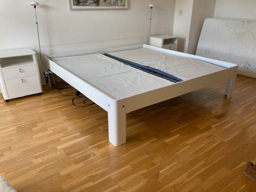 Auping Auronde 180x200x48 (electric) with lights and bedside tables