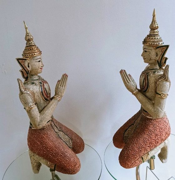 Image 1 of Beelden Set 2 knielende Tepannom tempel poortwachters aardetinten met goud handmatig gesneden 