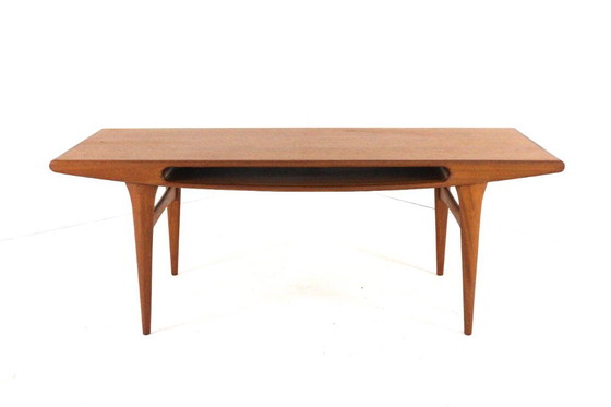 Image 1 of Table basse vintage « Smile » dans le style de Johannes Andersen