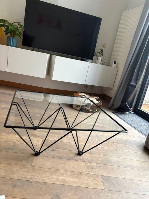 Table basse Alanda conçue par Paolo Piva