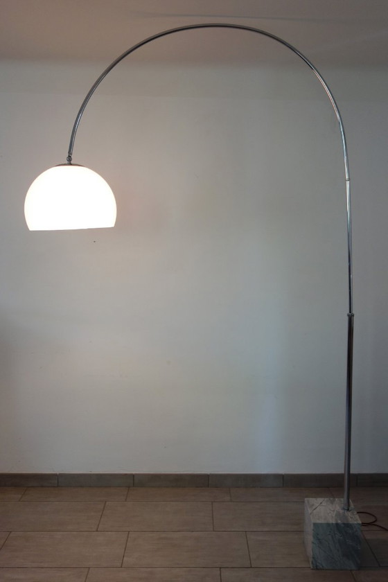 Italian Arc Floor Lamp by Dlg Guzzini, 1970s – Floor lights, Plastic, Marble (photo 5 of 16)