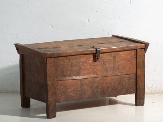 Antieke gesneden kist van grenenhout – Transsylvanië, circa 1900 – Opbergkast, Iron, Rustic (photo 2 of 40)
