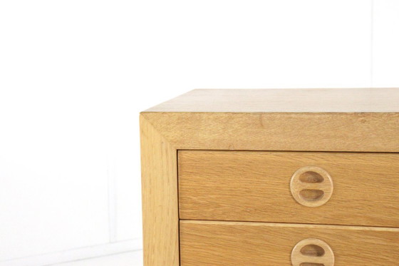 Image 1 of Ensemble de 2 tables de chevet en chêne vintage