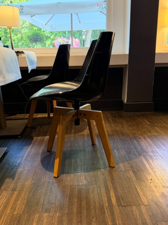 Model MDF Flow chair with four-leg oak base – MDF Italia, Swivel chairs, Polyester (photo 3 of 5)
