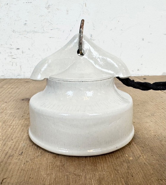 Image 1 of Suspension vintage en porcelaine blanche, années 1970