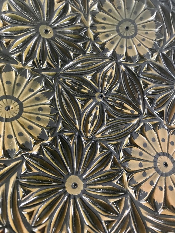 Image 1 of Petite assiette céramique ciselée Tunisie vintage