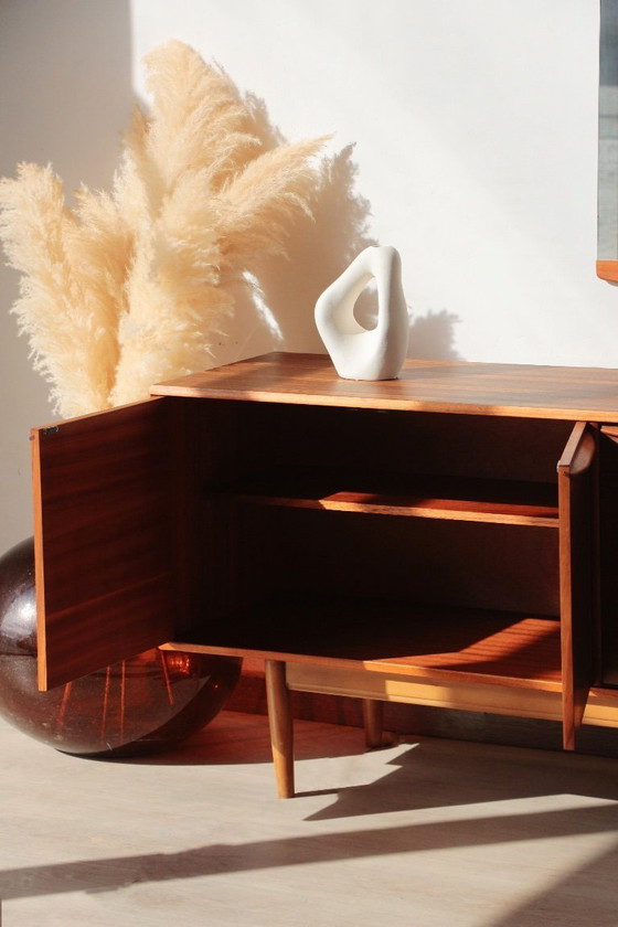 Image 1 of Meuble Vintage Zebrano et Noyer Morris of Glasgow