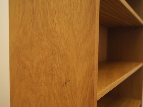 Librería danesa de chapa de fresno con estantes ajustables, años 70 – Madera (photo 14 of 18)