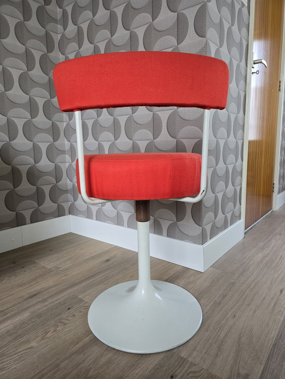 Image 1 of chaise de coiffeuse vintage années 70, style futuriste