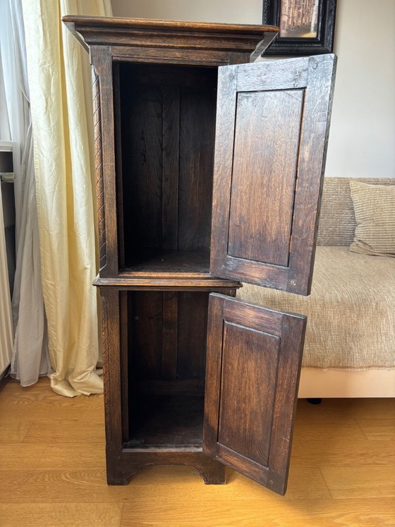 Image 1 of Gabinete antiguo de columnas neogóticas (de estilo neogótico)