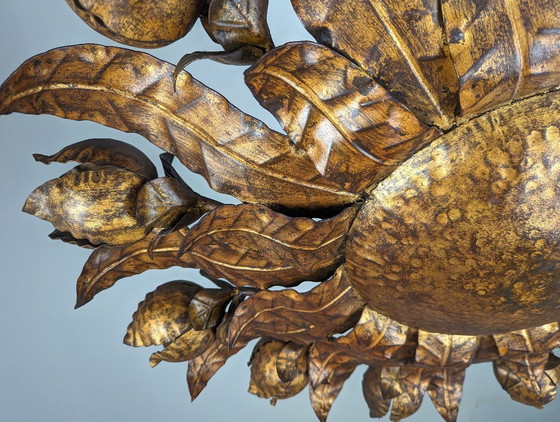 Image 1 of Grand plafonnier soleil en métal doré à motif floral, style années 1950