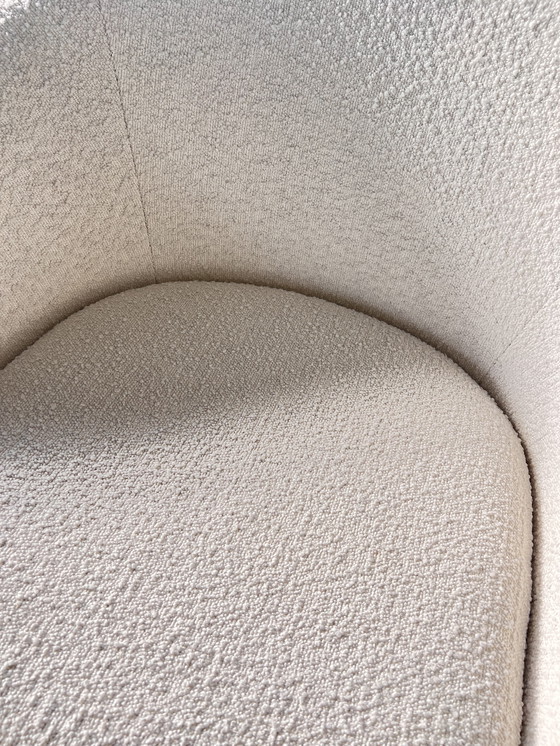 Image 1 of Whitewash bouclé fauteuil - zo goed als nieuw 