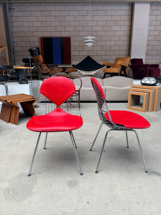Vitra Wire Chair DKR/Bikini chair, Charles & Ray Eames (stock: 2), Dining chairs, Chrome, Leather, Red (photo 2 of 11)