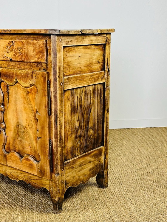 Image 1 of Buffet provinciale in noce, 1800