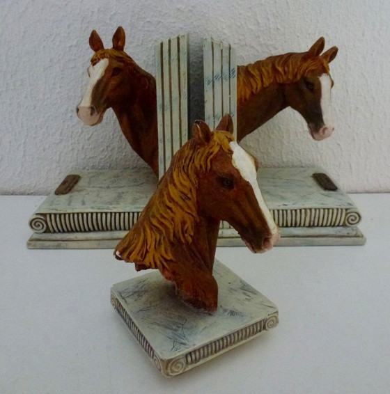 Image 1 of Set aus antiken Pferdekopf-Buchstützen mit Briefbeschwerer.