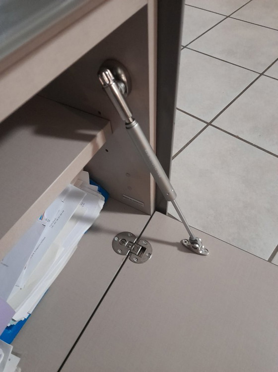 Originale Jopp! Mobile TV Basso - Marrone Lava Lucido e Pattini Cromati, Mobili TV, Vetro, MDF (foto 6 di 6)