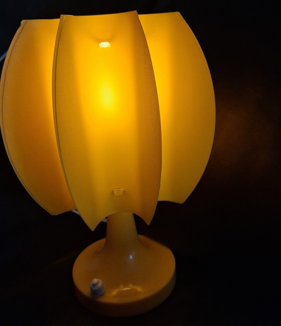 Image 1 of Zicoli space-age slatted table lamp, Yellow 1970, Zicoli Leuchten ,back lamp to the seventies.