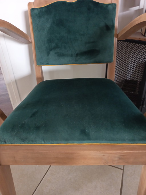 Brugstoel volledig gerestaureerd door stoffeerder.