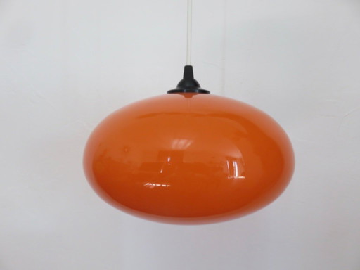 Suspension en opaline orange, 1970
