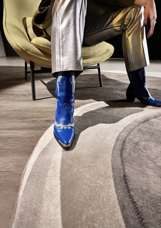 Image 1 of Leolux Pode Shallow Carpet Mud 280 x 380