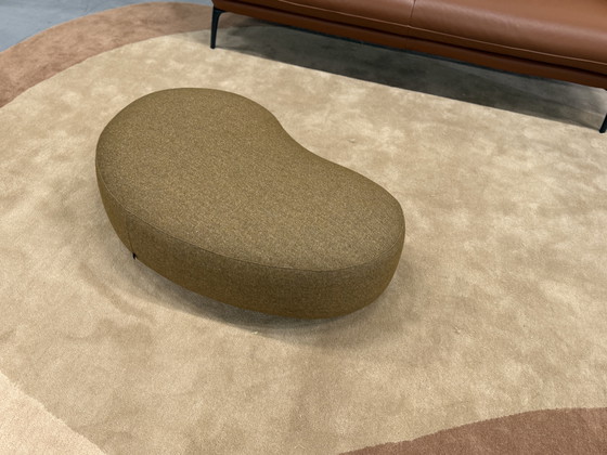 Image 1 of Eyye Kivi Comma pouf Bardal in tessuto senape 98x61xH33