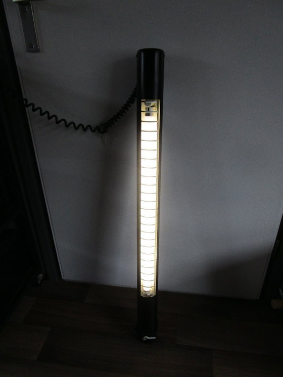 Image 1 of Lampada a tubo perfettamente funzionante.