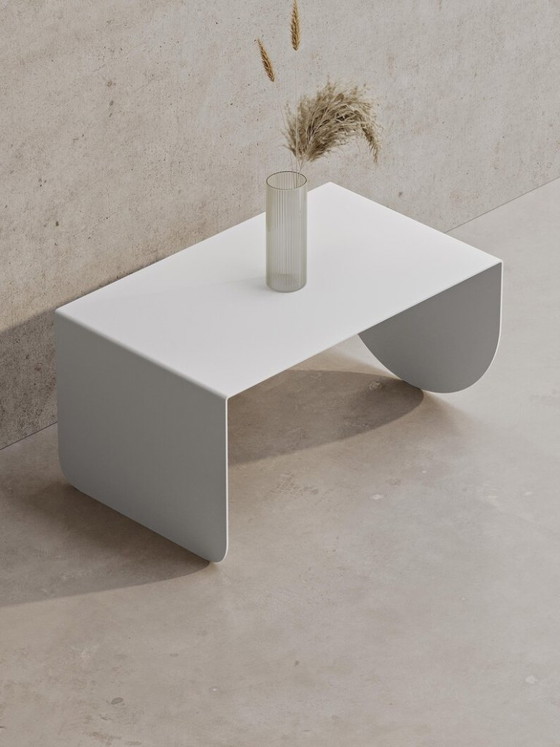 Image 1 of Tavolino da caffè minimalista in metallo | Tavolino moderno per soggiorno | Tavolino bianco e nero | 60x30x37 cm