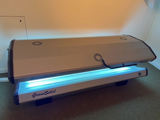 Image 1 of Sunbed in excellent condition, see photos.