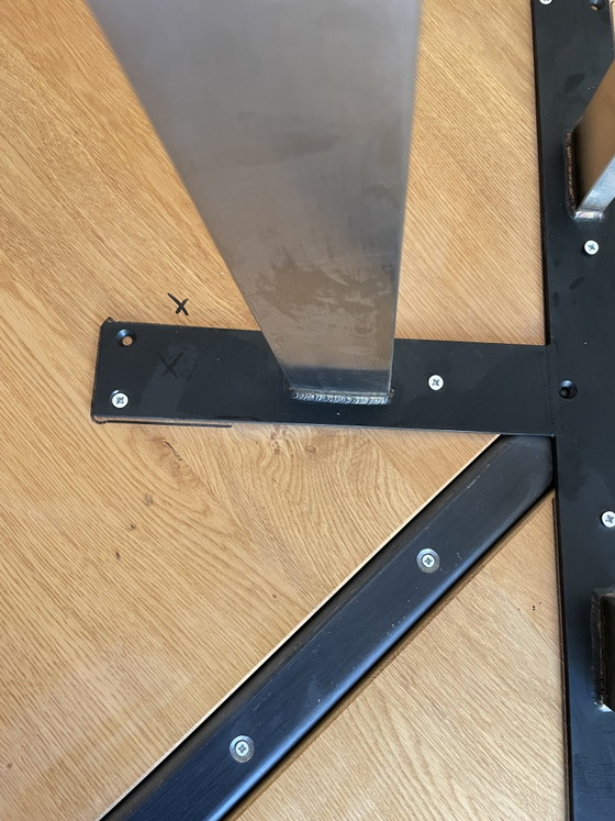 Vendo bellissimo tavolo da pranzo in rovere, diametro 125 cm. – de Tafelfabriek, Tavoli da pranzo, Metal (photo 12 of 12)
